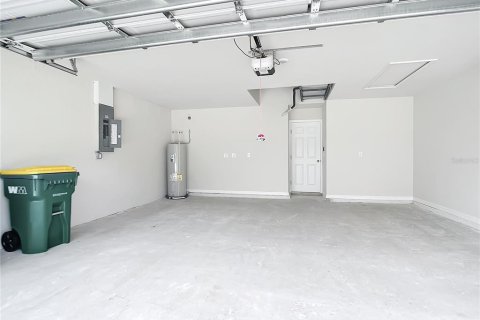 House in Port Charlotte, Florida 4 bedrooms, 150.22 sq.m. № 1888602 - photo 22