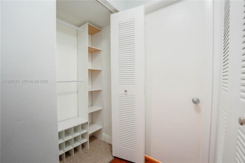 Copropriété à vendre à Tamarac, Floride: 1 chambre, 57.13 m2 № 1988618 - photo 12