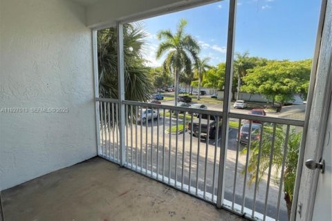 Copropriété à vendre à Tamarac, Floride: 1 chambre, 57.13 m2 № 1988618 - photo 20