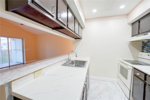 Copropriété à vendre à Tamarac, Floride: 1 chambre, 57.13 m2 № 1988618 - photo 6