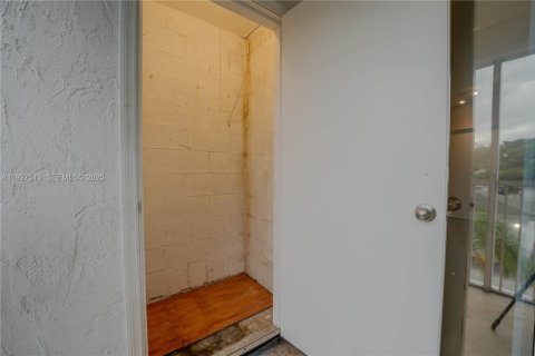 Copropriété à vendre à Tamarac, Floride: 1 chambre, 57.13 m2 № 1988618 - photo 13