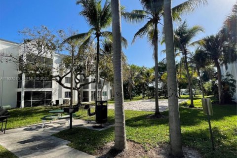 Copropriété à vendre à Tamarac, Floride: 1 chambre, 57.13 m2 № 1988618 - photo 30