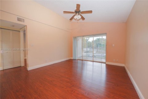 Copropriété à vendre à Tamarac, Floride: 1 chambre, 57.13 m2 № 1988618 - photo 3