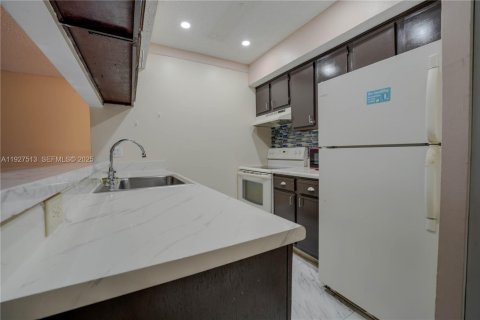 Copropriété à vendre à Tamarac, Floride: 1 chambre, 57.13 m2 № 1988618 - photo 5