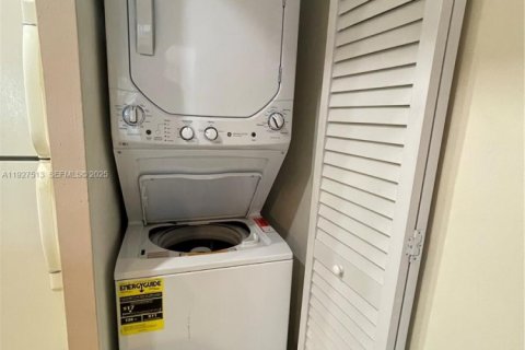 Copropriété à vendre à Tamarac, Floride: 1 chambre, 57.13 m2 № 1988618 - photo 15