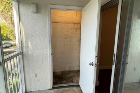 Copropriété à vendre à Tamarac, Floride: 1 chambre, 57.13 m2 № 1988618 - photo 18