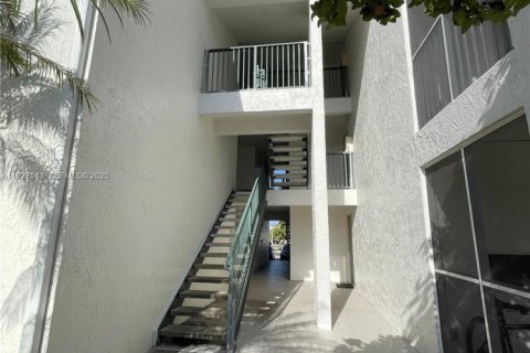 Copropriété à vendre à Tamarac, Floride: 1 chambre, 57.13 m2 № 1988618 - photo 1