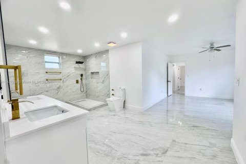 House in Homestead, Florida 2 bedrooms, 237.55 sq.m. № 1975420 - photo 9