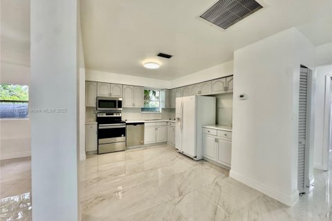 House in Homestead, Florida 2 bedrooms, 237.55 sq.m. № 1975420 - photo 2