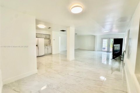 House in Homestead, Florida 2 bedrooms, 237.55 sq.m. № 1975420 - photo 3