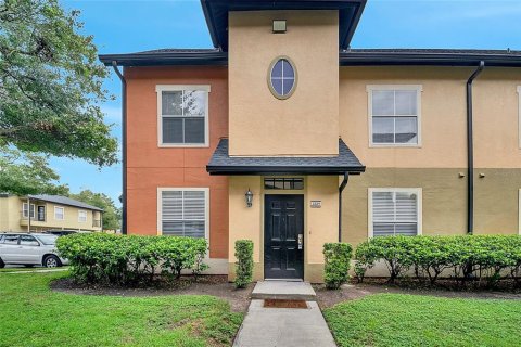 Condo in Orlando, Florida, 2 bedrooms  № 1918240 - photo 1