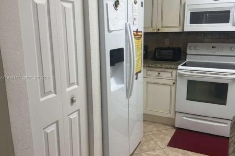 Touwnhouse à vendre à Palm Springs, Floride: 3 chambres, 143.35 m2 № 2002215 - photo 11