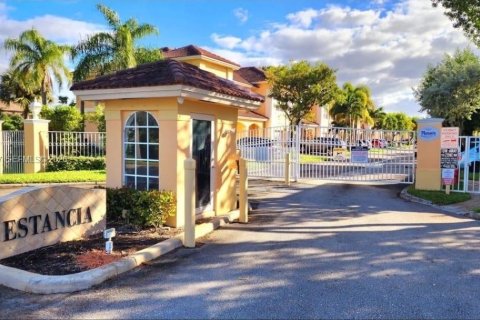 Touwnhouse à vendre à Palm Springs, Floride: 3 chambres, 143.35 m2 № 2002215 - photo 3