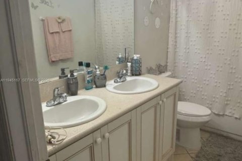 Touwnhouse à vendre à Palm Springs, Floride: 3 chambres, 143.35 m2 № 2002215 - photo 19