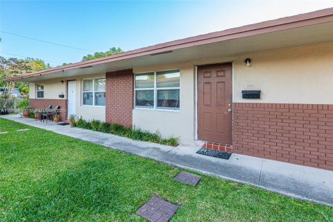 Villa ou maison à louer à Deerfield Beach, Floride: 3 chambres, 211.35 m2 № 1968821 - photo 14