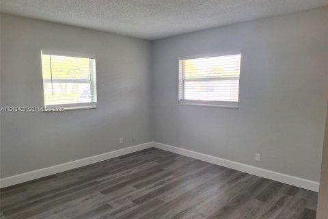 Villa ou maison à louer à Deerfield Beach, Floride: 3 chambres, 211.35 m2 № 1968821 - photo 13