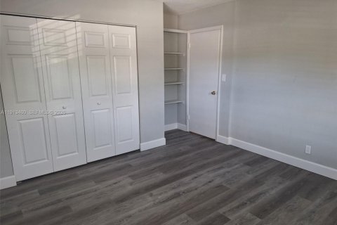 Villa ou maison à louer à Deerfield Beach, Floride: 3 chambres, 211.35 m2 № 1968821 - photo 9