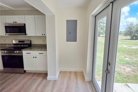 Casa en venta en Okeechobee, Florida, 3 dormitorios, 95.88 m2 № 1895714 - foto 15