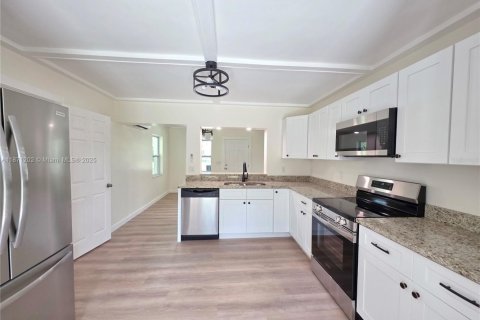 Casa en venta en Okeechobee, Florida, 3 dormitorios, 95.88 m2 № 1895714 - foto 9