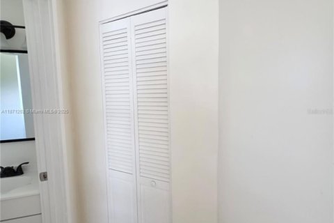 Casa en venta en Okeechobee, Florida, 3 dormitorios, 95.88 m2 № 1895714 - foto 23