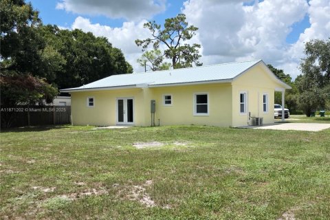 Casa en venta en Okeechobee, Florida, 3 dormitorios, 95.88 m2 № 1895714 - foto 5