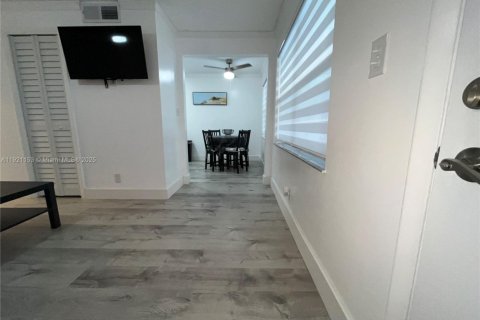 Copropriété à louer à Hollywood, Floride: 1 chambre, 44.59 m2 № 1976142 - photo 3