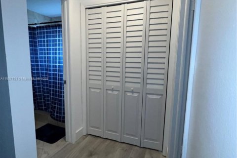 Copropriété à louer à Hollywood, Floride: 1 chambre, 44.59 m2 № 1976142 - photo 10