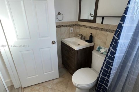 Copropriété à louer à Hollywood, Floride: 1 chambre, 44.59 m2 № 1976142 - photo 13