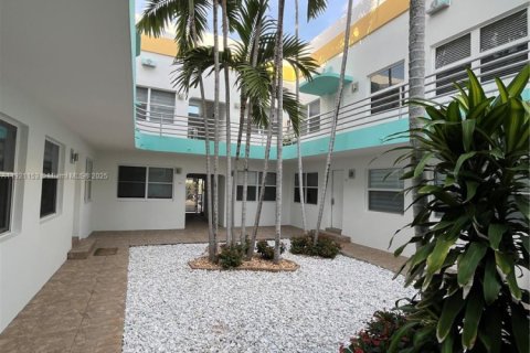 Copropriété à louer à Hollywood, Floride: 1 chambre, 44.59 m2 № 1976142 - photo 23