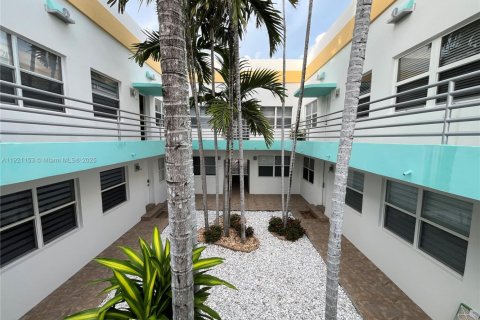 Copropriété à louer à Hollywood, Floride: 1 chambre, 44.59 m2 № 1976142 - photo 24