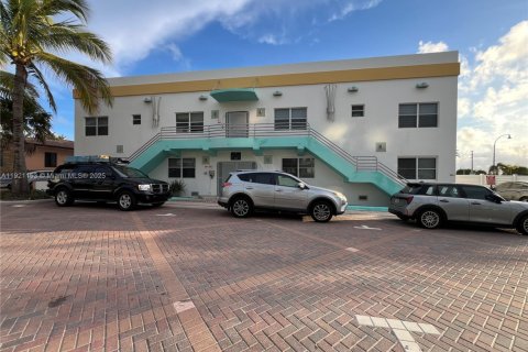 Copropriété à louer à Hollywood, Floride: 1 chambre, 44.59 m2 № 1976142 - photo 15