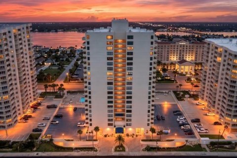 Condo à Daytona Beach Shores, Floride, 2 chambres  № 2400409
