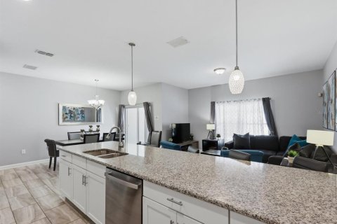 Adosado en venta en Davenport, Florida, 4 dormitorios, 176.7 m2 № 2232079 - foto 8