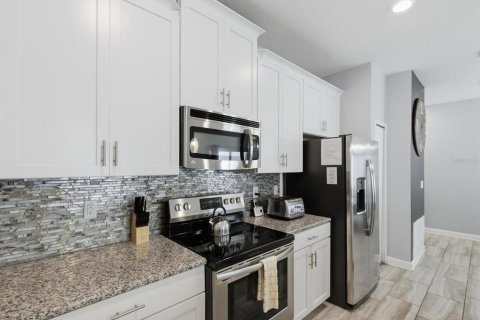 Adosado en venta en Davenport, Florida, 4 dormitorios, 176.7 m2 № 2232079 - foto 9