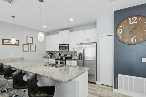 Adosado en venta en Davenport, Florida, 4 dormitorios, 176.7 m2 № 2232079 - foto 7