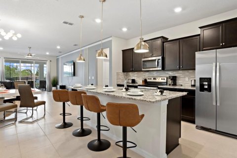 Villa ou maison à vendre à Davenport, Floride: 7 chambres, 304.91 m2 № 2130376 - photo 2