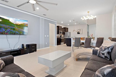Villa ou maison à vendre à Davenport, Floride: 7 chambres, 304.91 m2 № 2130376 - photo 3