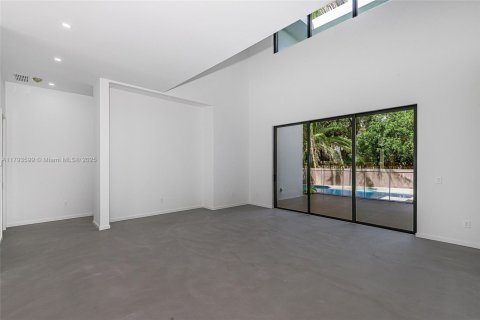 Casa en venta en Miami, Florida, 5 dormitorios № 1940774 - foto 9