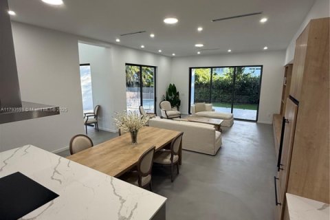 Casa en venta en Miami, Florida, 5 dormitorios № 1940774 - foto 29
