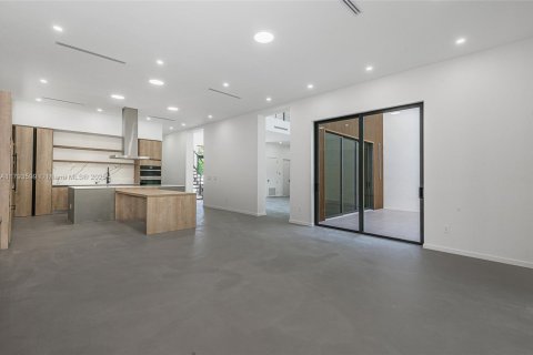 Casa en venta en Miami, Florida, 5 dormitorios № 1940774 - foto 6