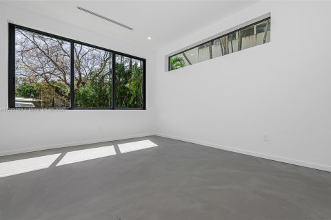 Casa en venta en Miami, Florida, 5 dormitorios № 1940774 - foto 11