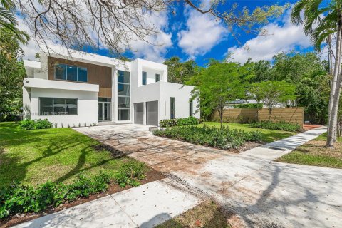 Casa en venta en Miami, Florida, 5 dormitorios № 1940774 - foto 1