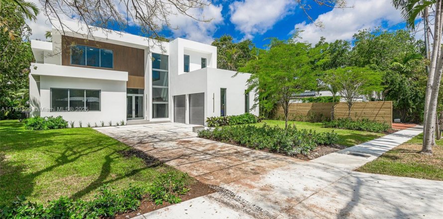 Casa en Miami, Florida 5 dormitorios № 1940774