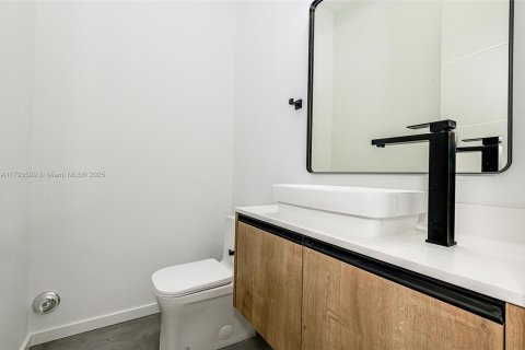 Casa en venta en Miami, Florida, 5 dormitorios № 1940774 - foto 14