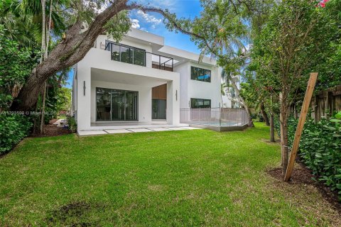 Casa en venta en Miami, Florida, 5 dormitorios № 1940774 - foto 24
