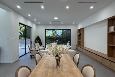 Casa en venta en Miami, Florida, 5 dormitorios № 1940774 - foto 30