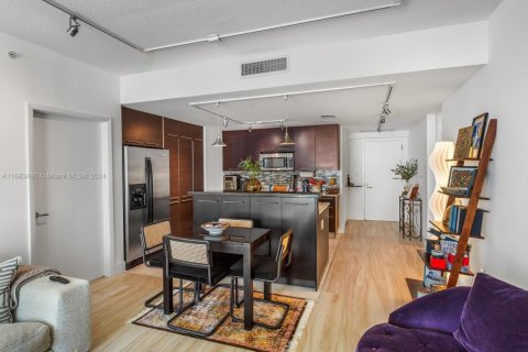 Condominio en venta en Miami, Florida, 2 dormitorios, 115.11 m2 № 1433165 - foto 6