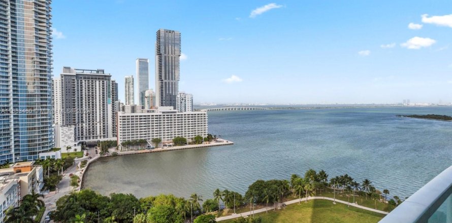 Condominio en Miami, Florida, 2 dormitorios  № 1433165