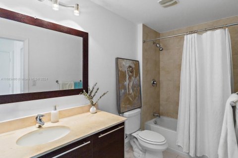 Condominio en venta en Miami, Florida, 2 dormitorios, 115.11 m2 № 1433165 - foto 18