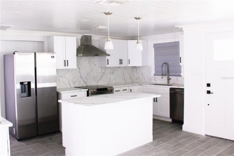 House in Tampa, Florida 3 bedrooms, 116.13 sq.m. № 1795287 - photo 6